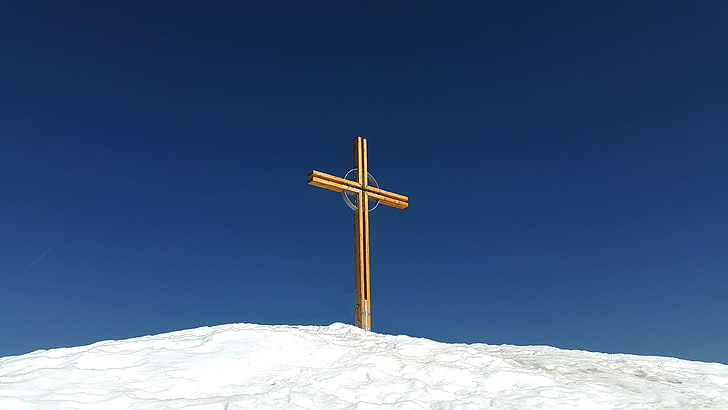 alpin, ciel bleu, croix, randonnée pédestre, montagne, alpinisme, montagnes, neige, sommet, croix de sommet, ensoleillé, hiver, Fond d'écran HD