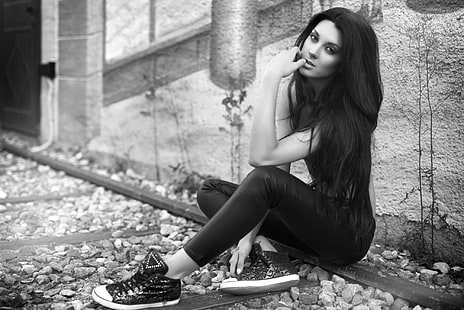 Seline Bulczynska, kvinnor, brunett, modell, läderbyxor, svarta byxor, HD tapet HD wallpaper