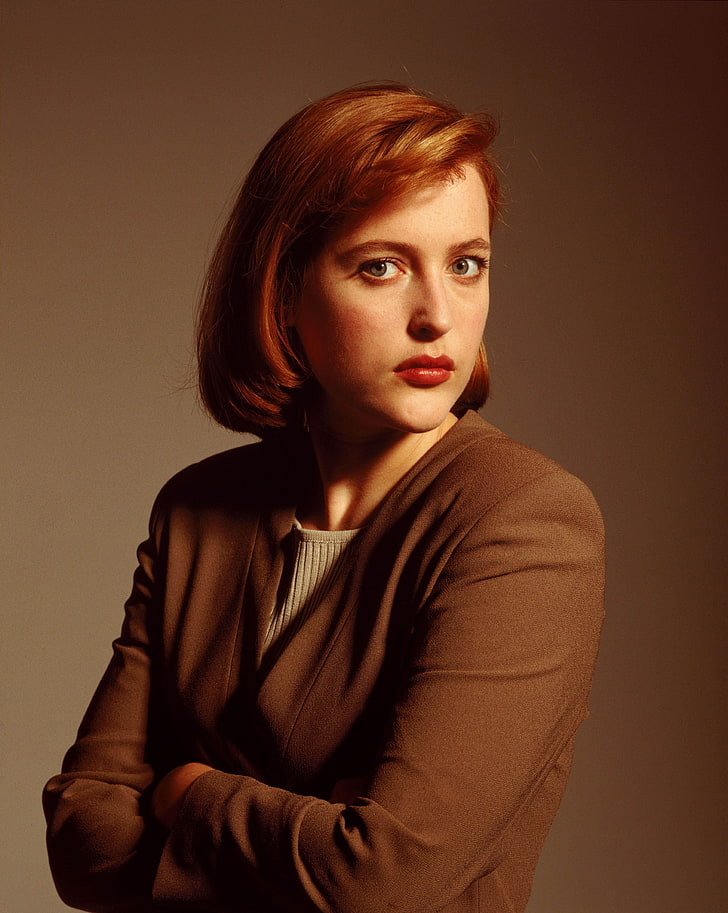 Gillian Anderson, The X-Files, Arme verschränkt, Dana Scully, Rothaarige, HD-Hintergrundbild, Handy-Hintergrundbild