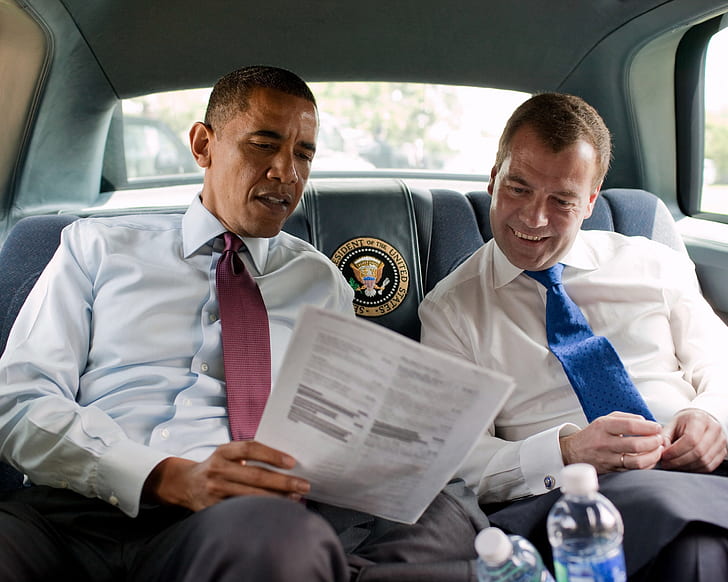 smile, tie, salon, presidents, Obama, reading, red and blue, Dmitry Medvedev, barack obama, HD wallpaper