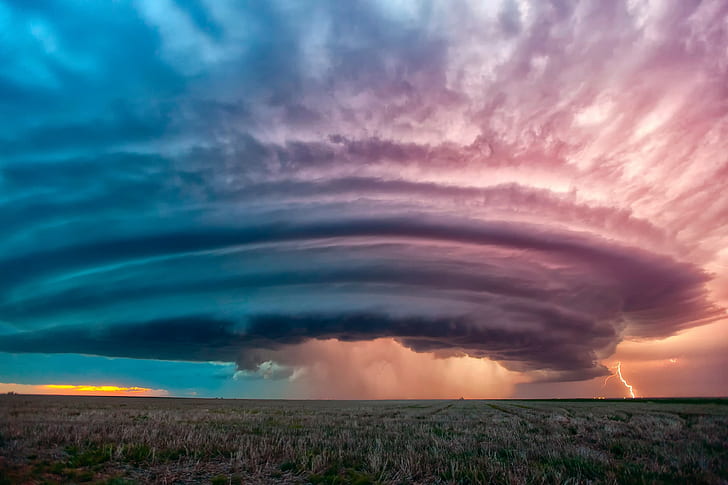 وسط ولاية كانساس الأمريكية ، غيوم العاصفة ، برق الرعد ، وسط ولاية كانساس الأمريكية ، غيوم العاصفة ، البرق ، الجولف، خلفية HD