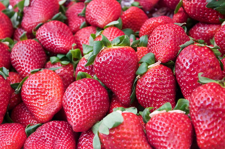 bunch of strawberries, strawberry, berry, juicy, ripe, HD wallpaper