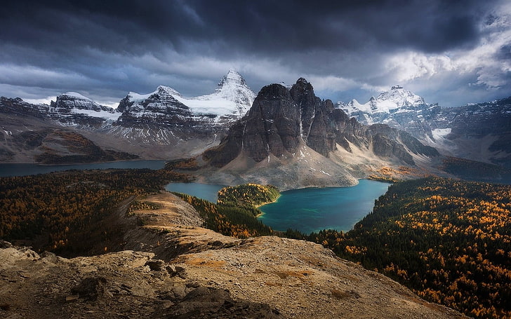 grauer und schwarzer Berg, Natur, Kanada, Berge, See, Wald, Landschaft, Fall, Wolken, schneebedeckte Spitze, Türkis, Wasser, HD-Hintergrundbild