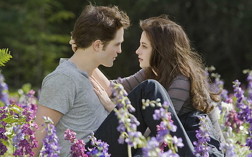 Bella, Edward, kwiaty, Kristen, miłość, łąka, para, Pattinson, Robert, romans, Stewart, zmierzch, Tapety HD HD wallpaper