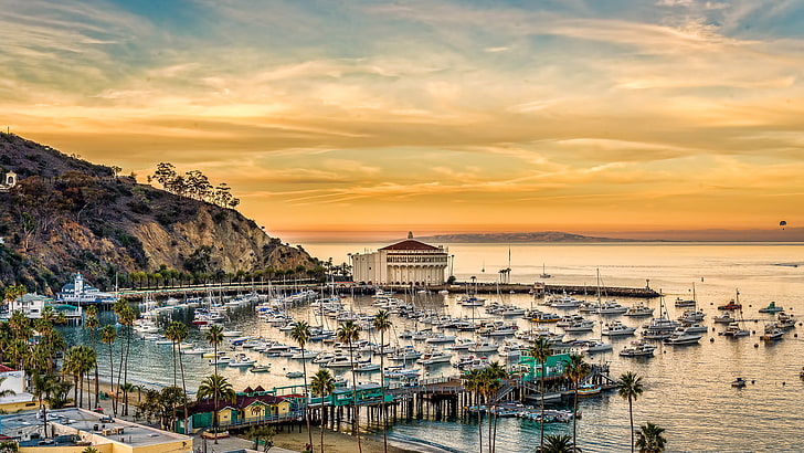 Guldsolnedgång staden Avalon Crescent Beach på Catalina Island Kalifornien Gratis havsbakgrunder för ditt skrivbord eller telefon 3840 × 2160, HD tapet