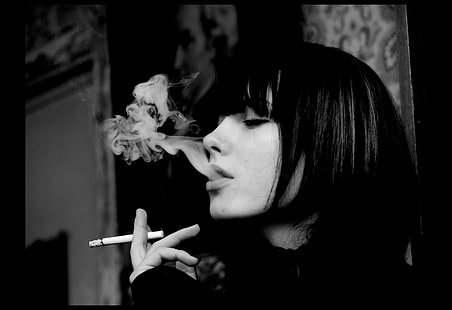 fumer, monochrome, femmes, modèle, fumée, cheveux noirs, caucasien, Fond d'écran HD HD wallpaper