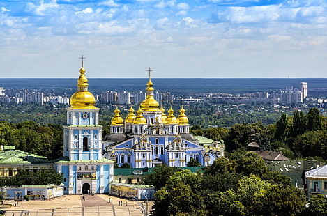 Ucrânia, Kiev, Catedral de St. Michaels, Ucrânia, Kiev, Catedral de St. Michaels, o mosteiro, a torre do sino, vista, casas, árvores, céu, HD papel de parede HD wallpaper
