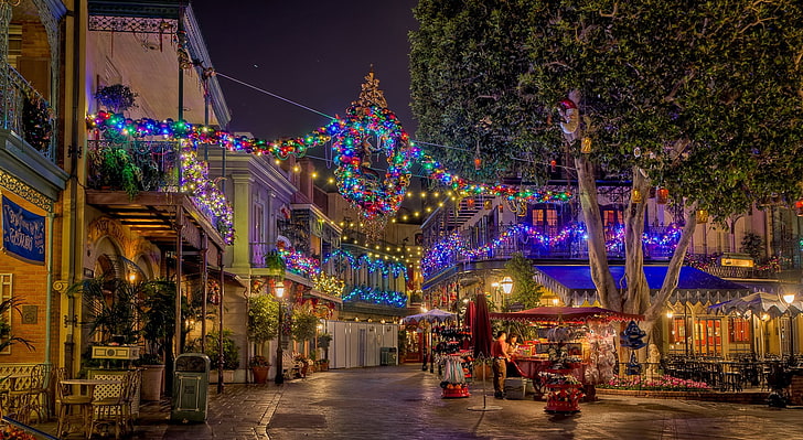 Noel ışıkları vardır, çok renkli dize ışıklar, tatil, Noel, ışıklar, karanlık, gece, Disney, tema, Noel ışıkları, New Orleans Meydanı, HD masaüstü duvar kağıdı
