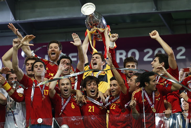 ทอง, ฟุตบอล, ชัยชนะ, กีฬา, สเปน, รอบชิงชนะเลิศ, แชมป์, ถ้วย, แชมเปี้ยน, เหรียญ, Xavi, Alonso, รอบชิงชนะเลิศ, ยูโร 2012, Red Fury, La Furia Roja, แชมป์, สเปนกับอิตาลี, อยู่ยงคงกระพัน, Arbeloa, Iniesta, Casillas , ซิลวา, รามอส, นาวาส, สตึง, ยอเรนเต้, มาร์ติเนซ, วอลล์เปเปอร์ HD