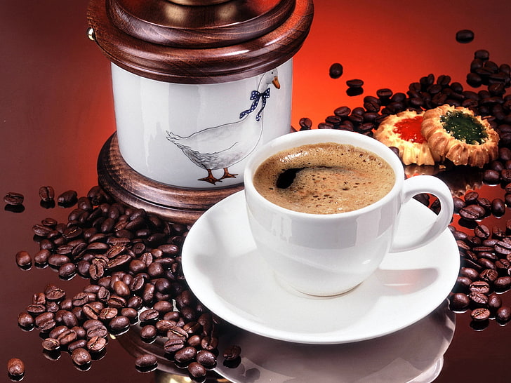 xícara de cerâmica branca, grãos de café, café, xícara, bebida, HD papel de parede