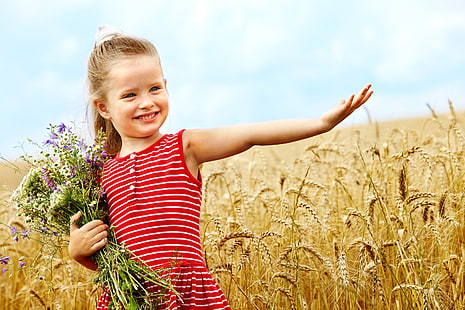 happiness, flowers, children, childhood, child, bouquet, smile, wheat field, cute little girl, smiling, HD wallpaper HD wallpaper