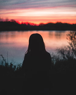 Schattenbildfoto der Frau, Schattenbild, Sonnenuntergang, Fluss, Horizont, Himmel, HD-Hintergrundbild HD wallpaper
