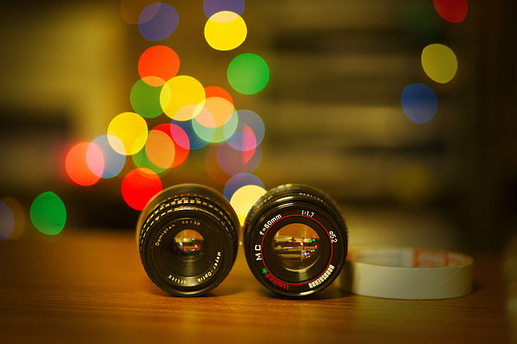 selective focus photography of two black zoom lens covers on brown wooden table, Trash, selective focus, photography, black, zoom lens, wooden table, defocused, HD wallpaper
