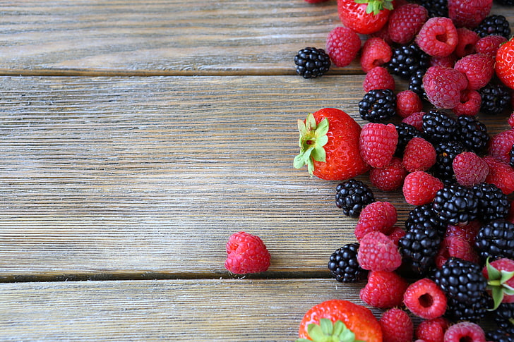 bunch of berries, berries, raspberry, strawberry, fresh, BlackBerry, HD wallpaper
