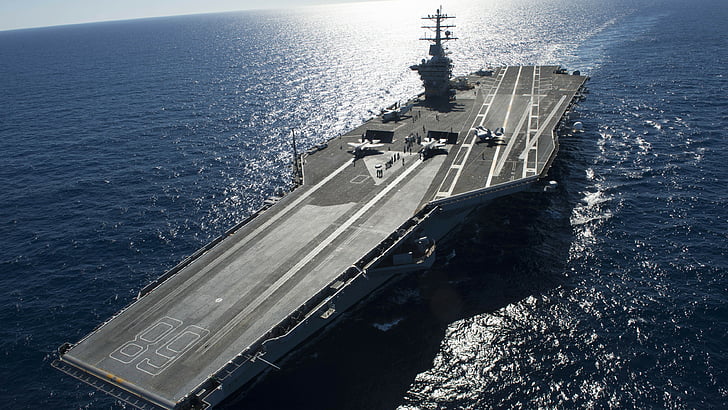 낮 동안 수역에 검은 색 항공 모함, USS Gerald R. Ford, CVN-68, 리드선, HD 배경 화면