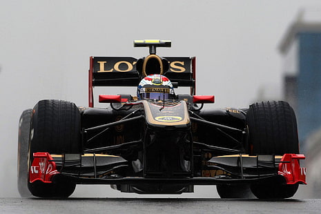 black F1 race car, rain, track, formula 1, Turkey, 2011, renault, lotus, Petrov, Lotus-Renault, Vitaly, HD wallpaper HD wallpaper