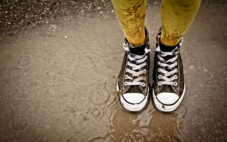 ondulations, pluie, chaussures, flaque d'eau, Converse, jaune, Fond d'écran HD