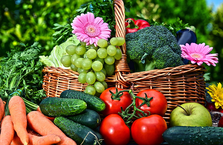 음식, 과일, 꽃들, 정물, 바구니, 야채, 포도, 당근, 오이, 토마토, 사과, 브로콜리, 가지, 피망, 상추, HD 배경 화면