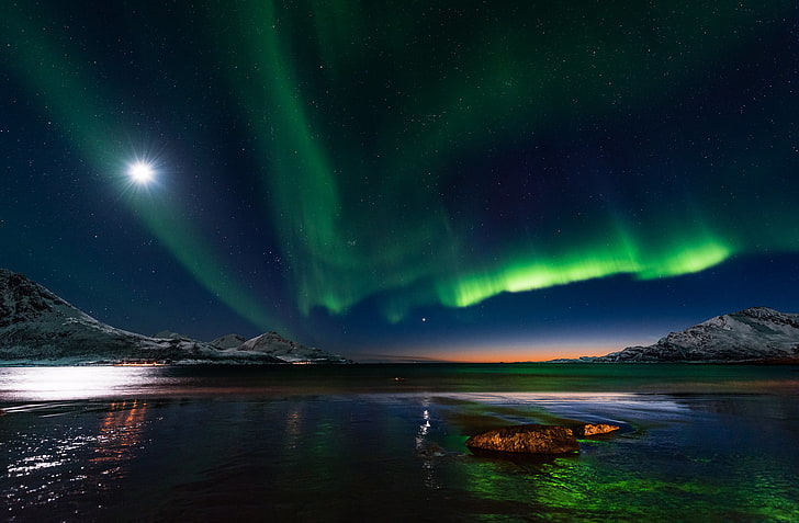 Aurora borealis, air, bintang, pohon, malam, lampu Utara, Norwegia, Wallpaper HD