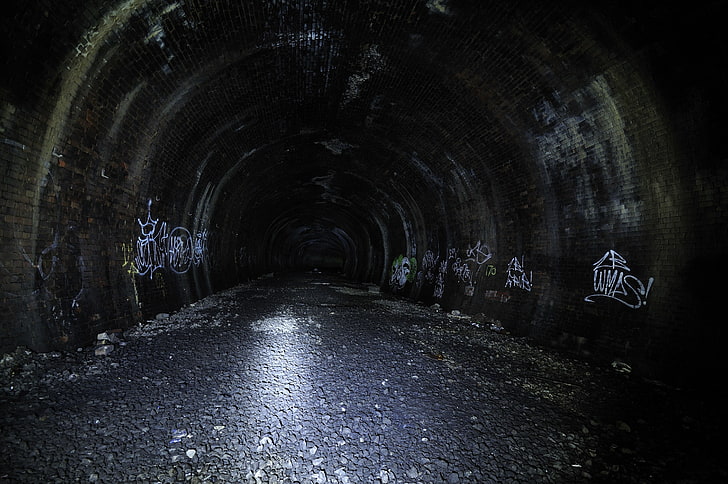 concrete tunnel, tunnel, dark, night, graffiti, HD wallpaper