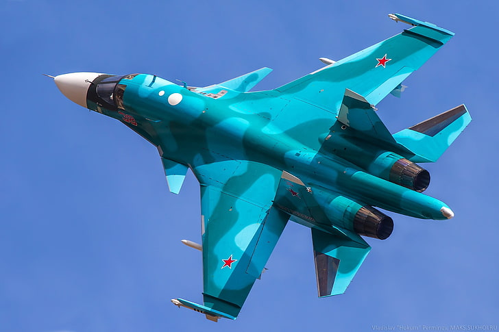緑と黒のクワッドコプタードローン、航空機、軍用機、スホーイSu-34、ロシア軍、軍、 HDデスクトップの壁紙