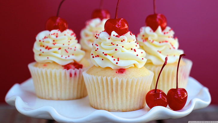 cupcake bianco con ciliegia, cupcakes, dessert, spruzza, ciliegie (cibo), Sfondo HD