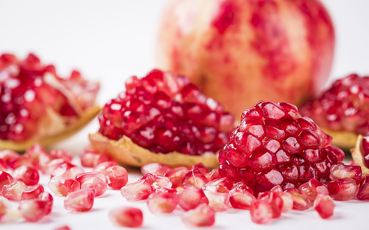 Fresh ripe red pomegranate fruit closeup, HD wallpaper