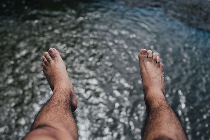 feet, hairy, hanging, legs, limbs, male, outdoors, person, relaxing, toes, water, HD wallpaper