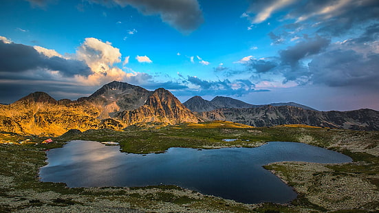 przyroda, krajobraz, góry, jezioro, skały, chmury, niebo, trawa, pole, woda, zachód słońca, góry Pirin, Bułgaria, Tapety HD HD wallpaper