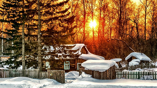 vinter, snöig, timmerstuga, snö, solnedgång, natur, träd, hus, tall, vatten, trä, kväll, solljus, staket, HD tapet HD wallpaper