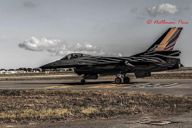 schwarzes und braunes Kampfflugzeug, Malta, 2015, Düsenjäger, kämpfender Falke General Dynamics F-16, Belgien, belgische Luftwaffe, HD-Hintergrundbild
