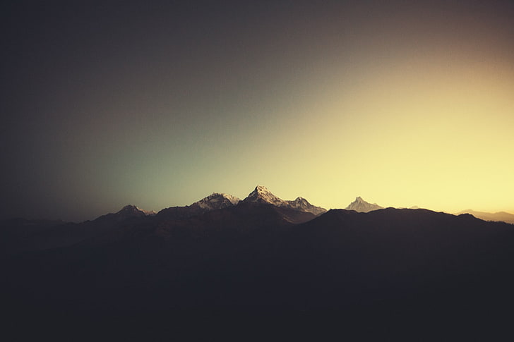силуэт горы, силуэт горного хребта, пейзаж, горы, солнечный свет, размыто, Непал, Гималаи, природа, Аннапурна, небо, Композитный, Монтана, бежевый, HD обои