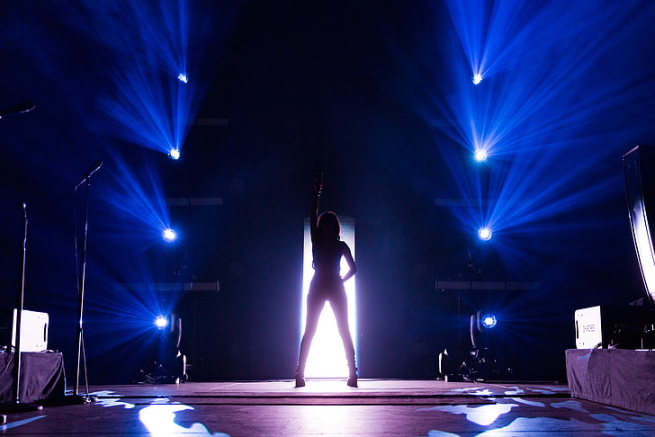 concerts, silhouette, Lauren Mayberry, Chvrches, stages, stage shots, stage light, singer, musician, HD wallpaper