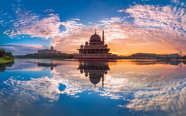 Mesquita de cúpula marrom, Malásia, putrajaya, arquitetura, céu, reflexão, nuvens, HD papel de parede