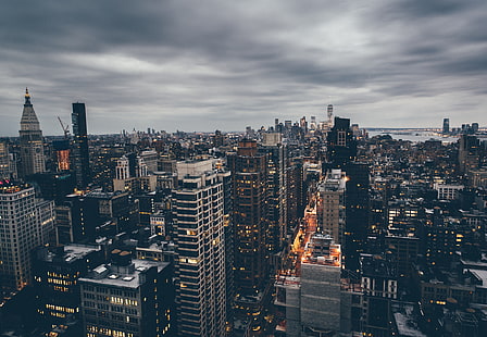 сив и черен градски пейзаж, облаци, улица, Ню Йорк, панорама, здрач, Манхатън, САЩ, дъждовно, HD тапет HD wallpaper