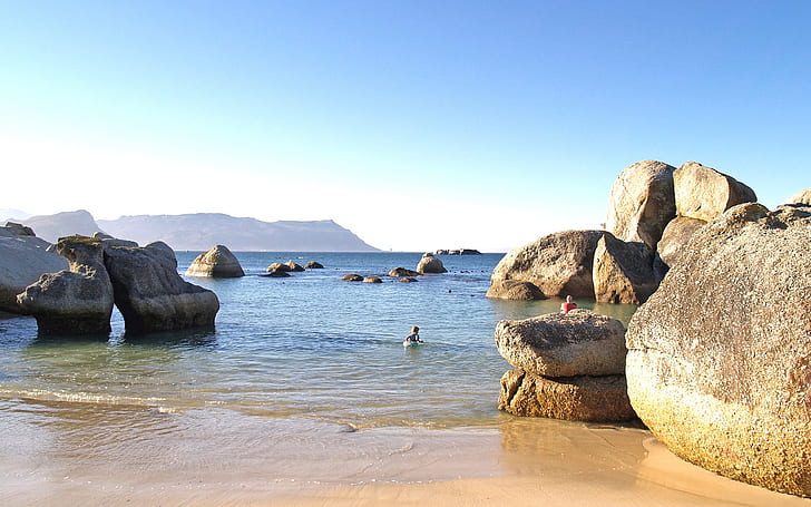 Spiaggia di massi, pietre marroni in riva al mare, Massi, Spiaggia, Sfondo HD
