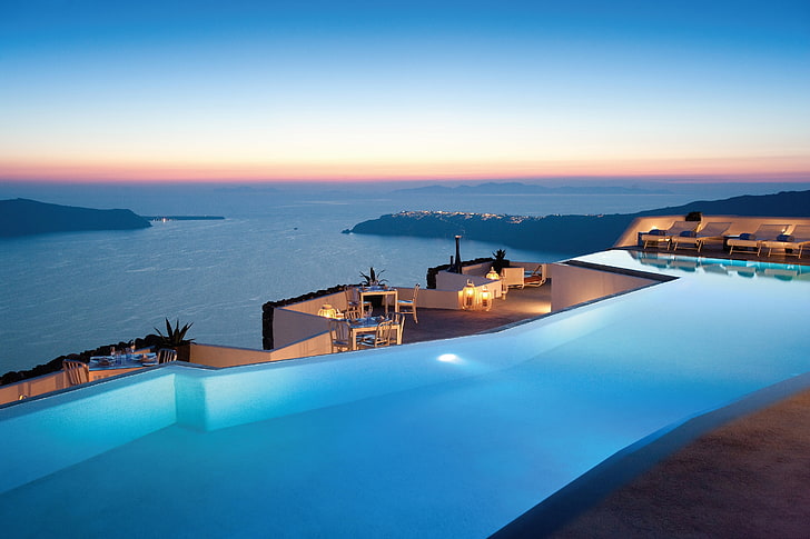 piscina blu p, piscina, Santorini, Grecia, isola, mare, hotel, paesaggio, tramonto, sera, luci, cielo sereno, ristorante, orizzonte, Sfondo HD