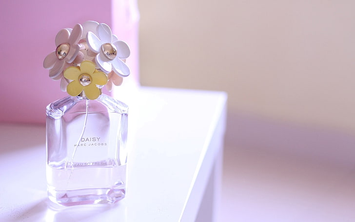 Marc Jacobs Daisy fragrance bottle, perfume, flowers, bottle, fragrance, HD wallpaper