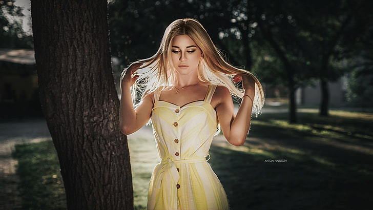жени, Антон Харисов, жълта рокля, блондинка, дървета, портрет, модел, HD тапет
