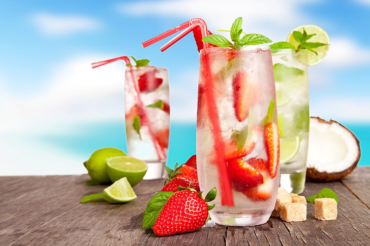 red strawberry and green citrus, ice, summer, berries, coconut, glasses, strawberry, sugar, lime, drinks, citrus, lemons, cocktails, tube, Mojito, HD wallpaper