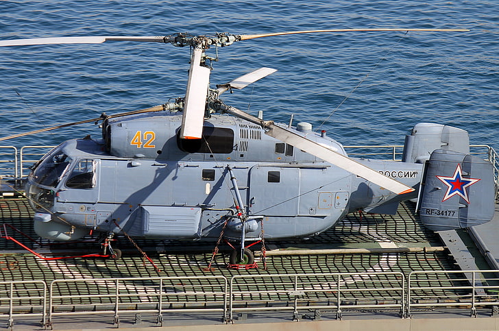 grauer Hubschrauber, Ka-27, Mehrzweckhubschrauber, Hubschrauber, Deck, HD-Hintergrundbild