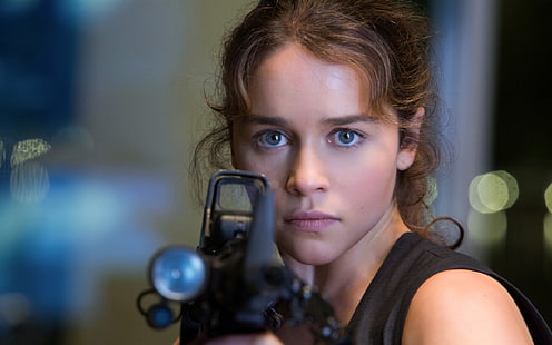 Emilia Clarke, Emilia Clarke, kvinnor, skådespelerska, ansikte, blå ögon, vapen, Terminator, HD tapet HD wallpaper
