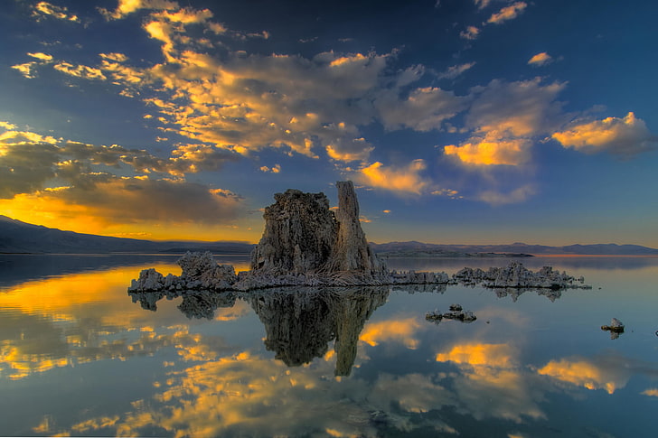 photographie en miroir de montagnes Rocheuses, lac, nuages, reflet, glace, nature, coucher de soleil, eau, Fond d'écran HD
