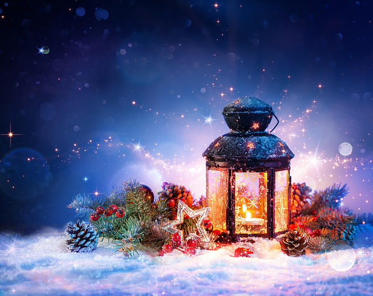 черно-красная свеча фонарь иллюстрация, снег, украшения, рождество, фонарь, новый год, мишура, шишки, HD обои