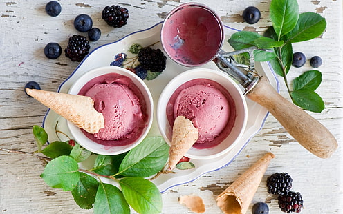 Berries Ice Cream, ice cream, berries, waffles, HD wallpaper HD wallpaper