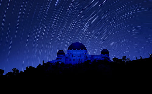 夜のグリフィス天文台、スタートレイル、自然、太陽と空、青、暗い、Photoshop、写真、カリフォルニア、アドビ、ロサンゼルス、夜の写真、天の川、天体写真、グリフィス天文台、 HDデスクトップの壁紙 HD wallpaper