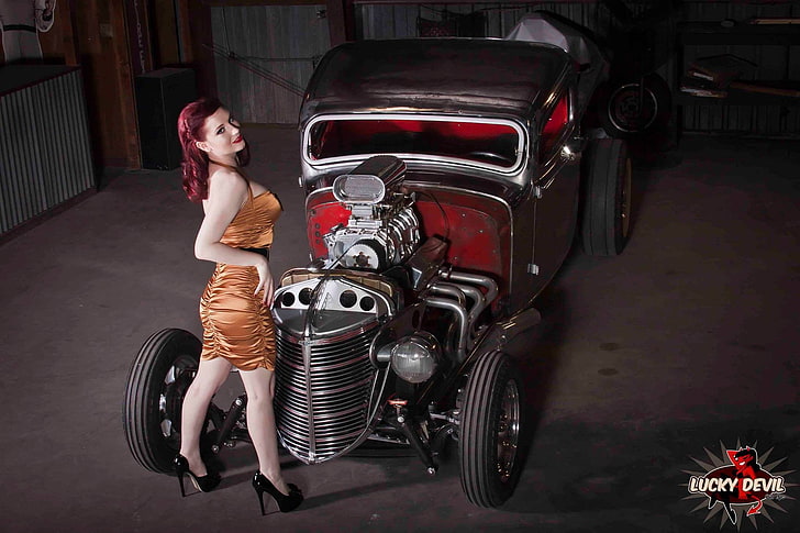 car, women with cars, old car, pinup models, smiling, high heels, women, model, HD wallpaper
