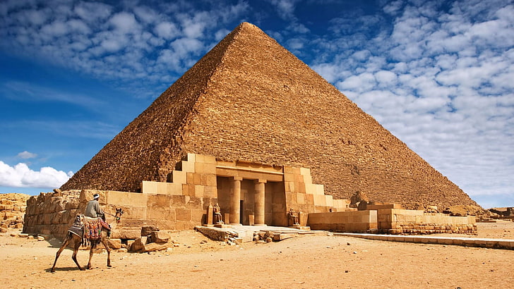 Pirâmide do Egito, pirâmide, natureza, animais, deserto, pedras, paisagem, arquitetura, nuvens, Pirâmides de Gizé, Egito, manipulação de fotos, camelos, homens, areia, coluna, escultura, céu, construção, HD papel de parede