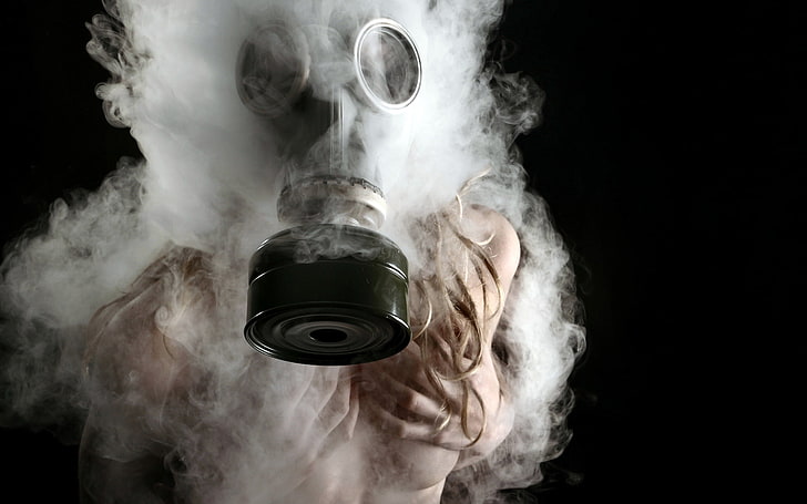 persona con máscara de gas para fumar, niña, humo, la situación, máscara de gas, Fondo de pantalla HD