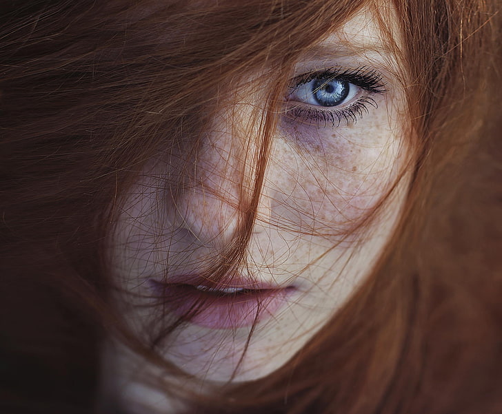 mujer, pelirroja, ojos azules, labios jugosos, pecas, Fondo de pantalla HD